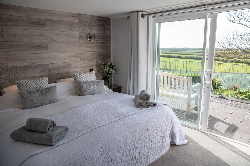 Double Room, Ensuite (St Anthony) photo 3