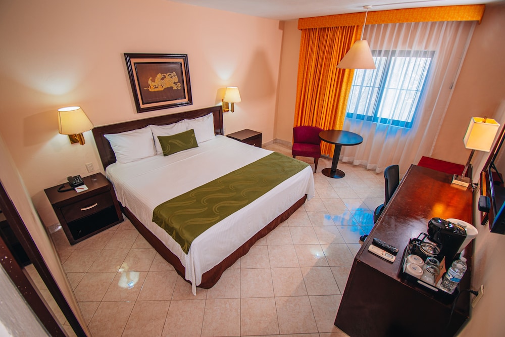 Standard Room, 1 King Bed - Photo 4