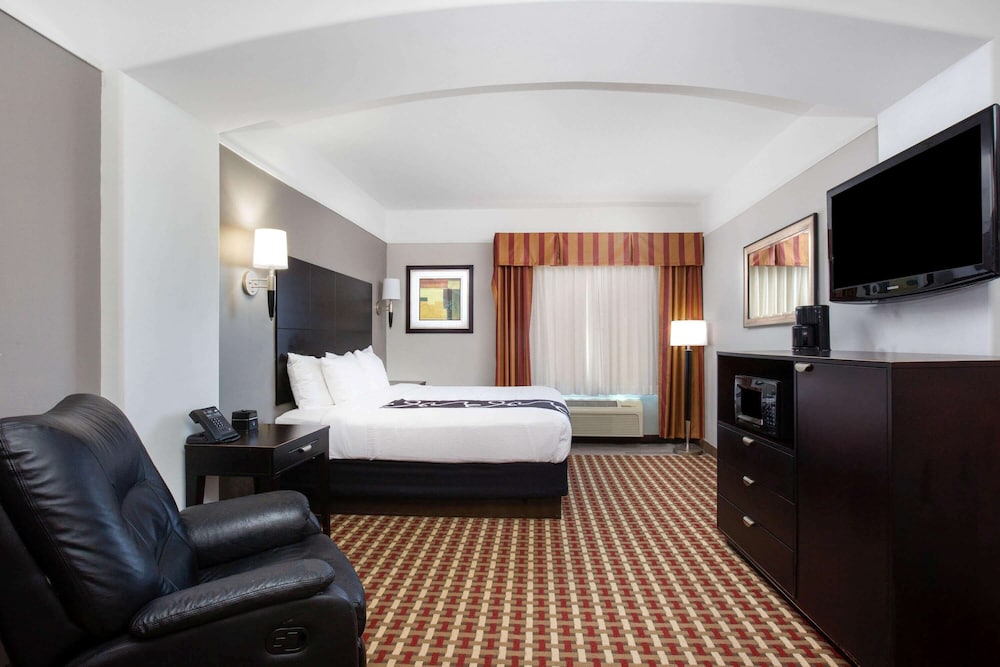 Executive Room, 1 King Bed, Non Smoking - Photo 1