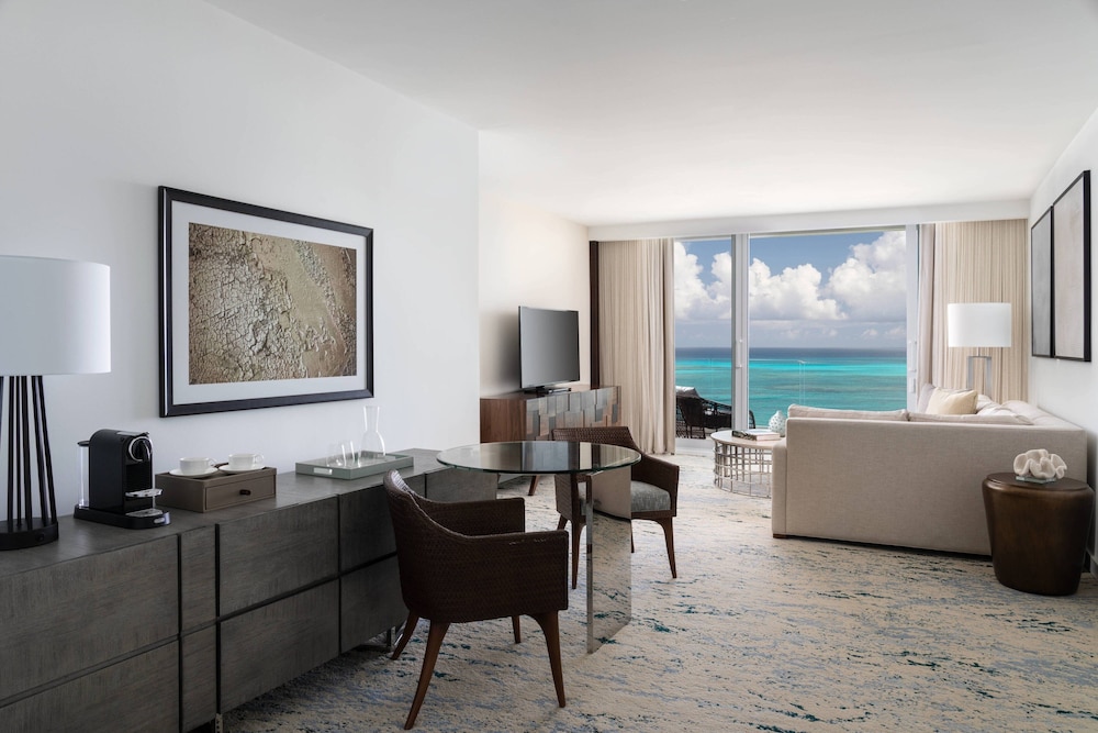 Executive Suite, Suite, 1 King, Oceanfront, Balcony - Photo 1