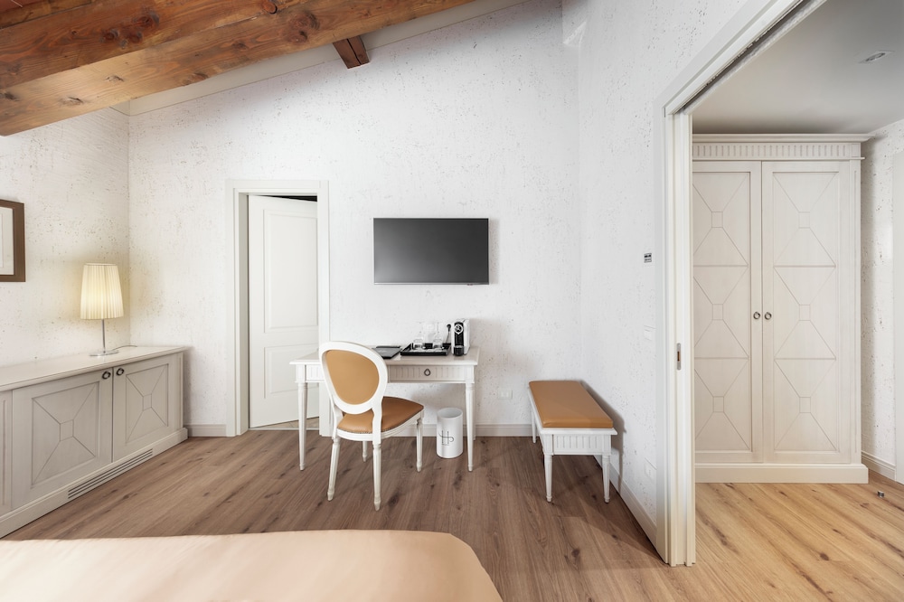 Executive Double Room, 1 Bedroom, River View photo 2