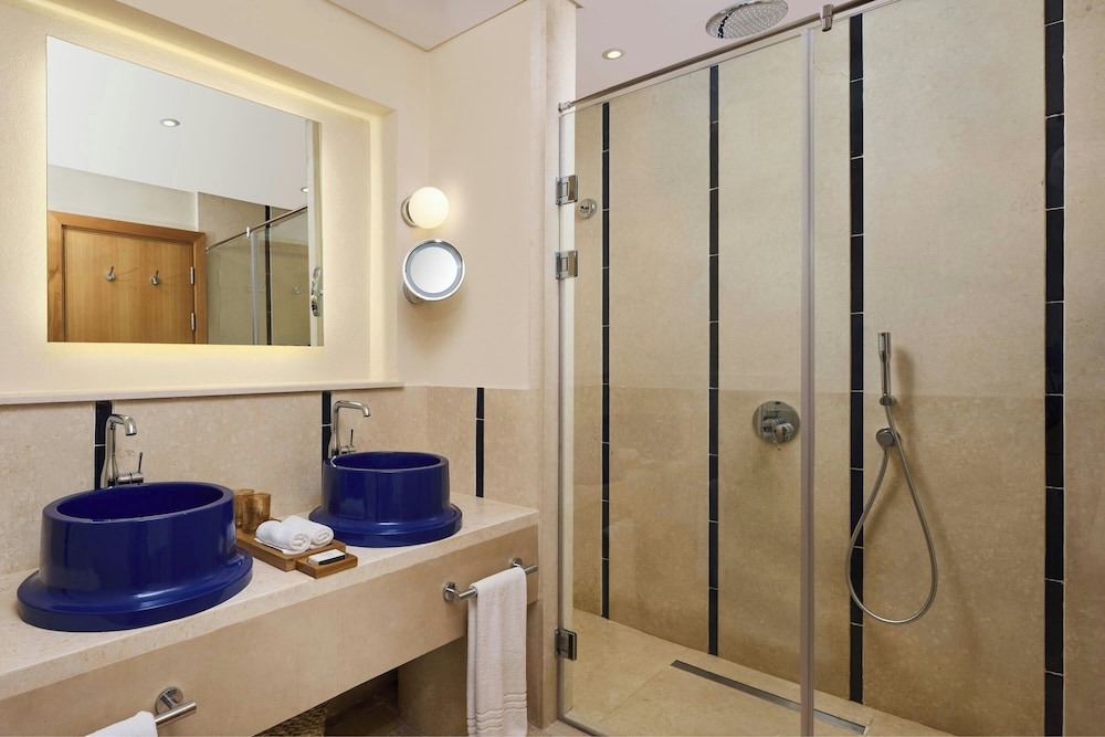 Executive Suite, 1 Bedroom - Photo 12