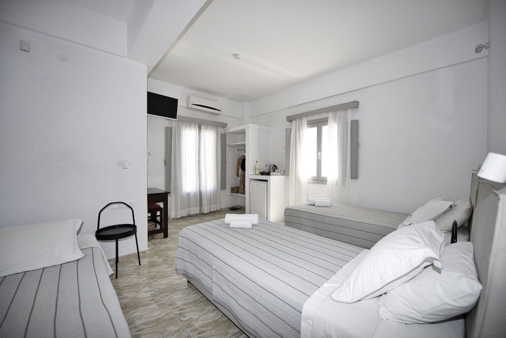 Triple Room - Photo 1