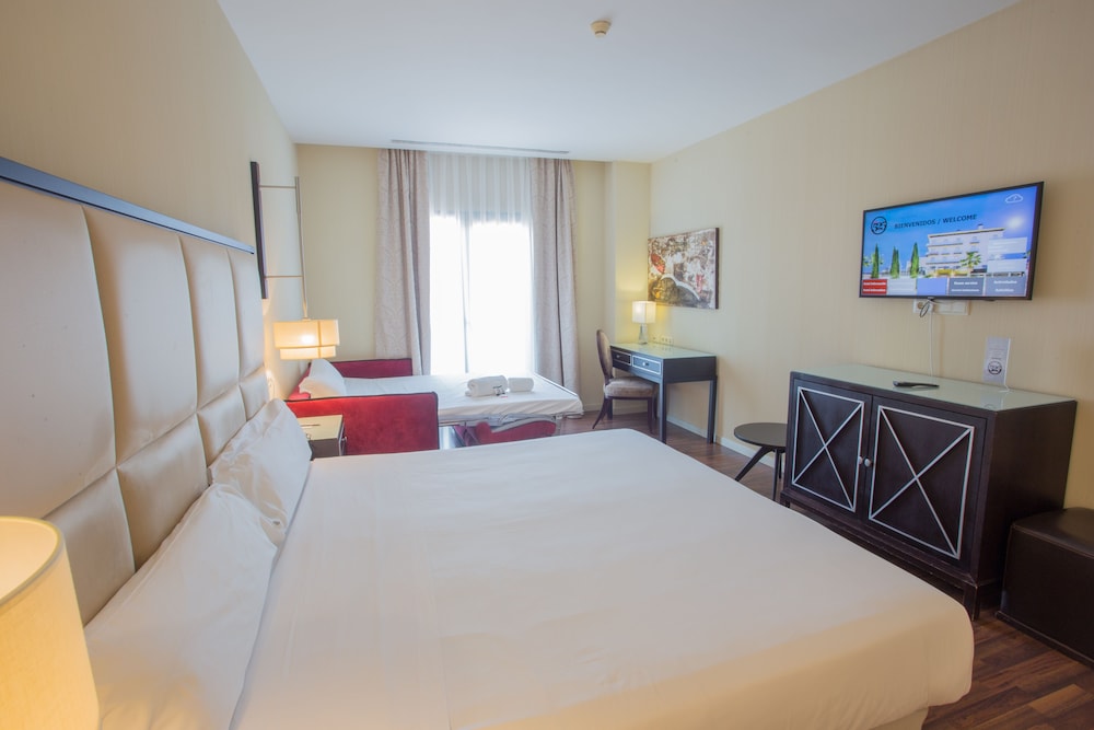 Family Triple Room - Photo 1