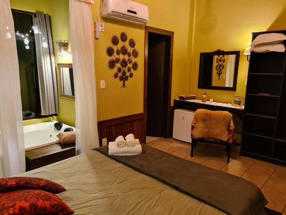 Standard Double or Twin Room, 3 Bedrooms photo 2