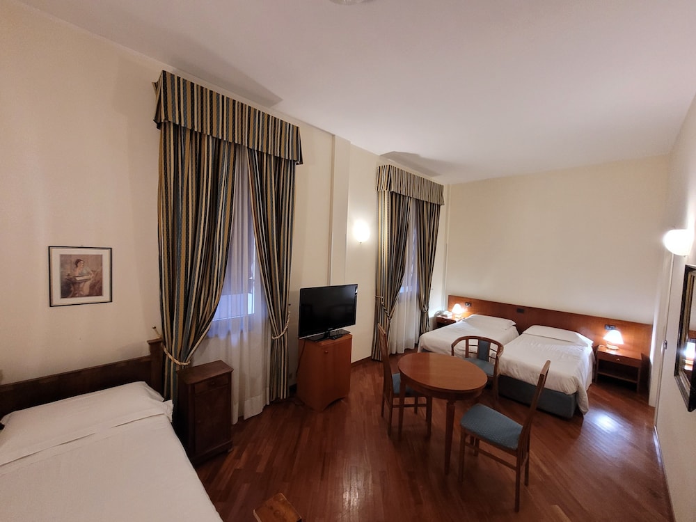Executive Triple Room - Photo 1