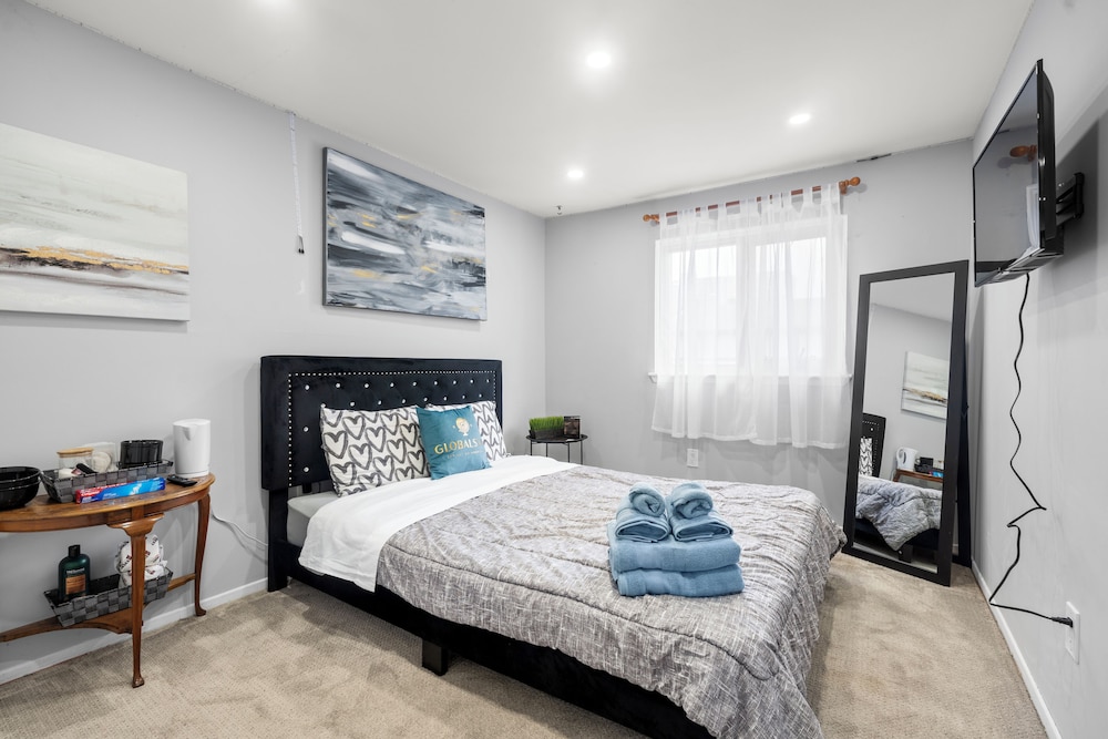 Exclusive Room, Shared Bathroom, City View