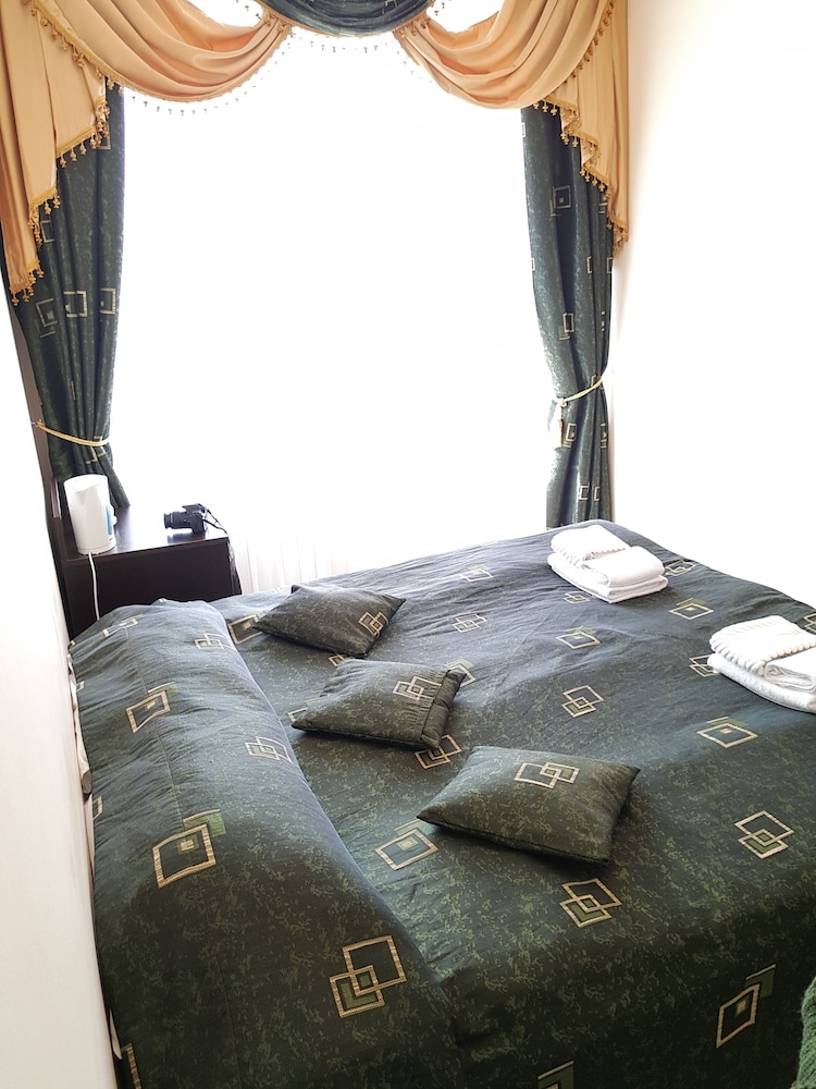 Premier Double Room, Pool Access photo 2