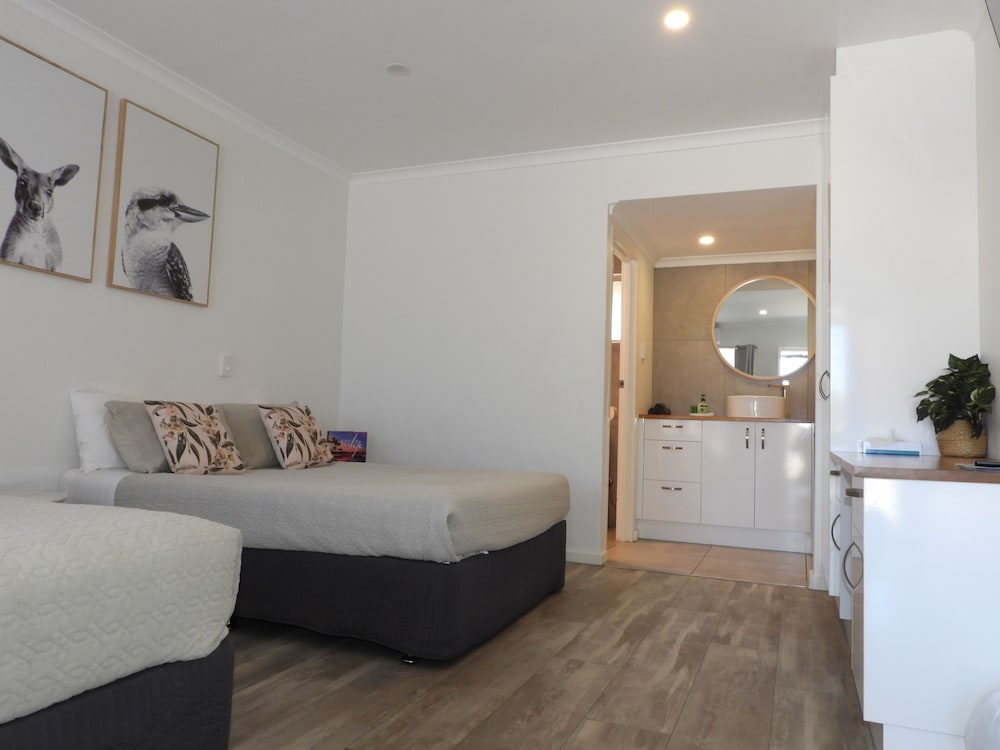 Basic Double or Twin Room photo 1