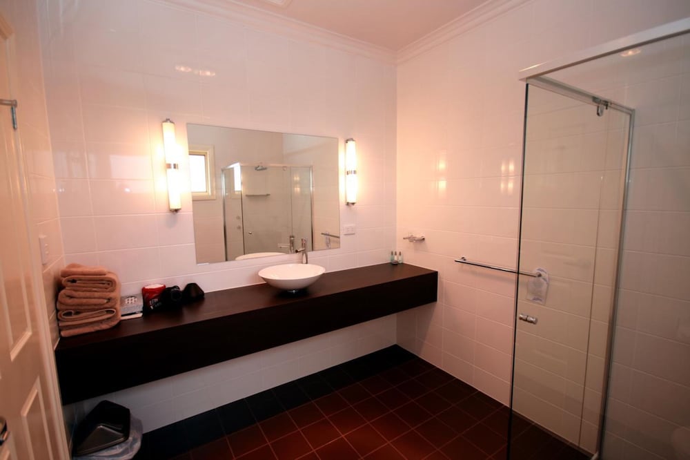 Deluxe Room, 3 Twin Beds (Large Deluxe Room) photo 2