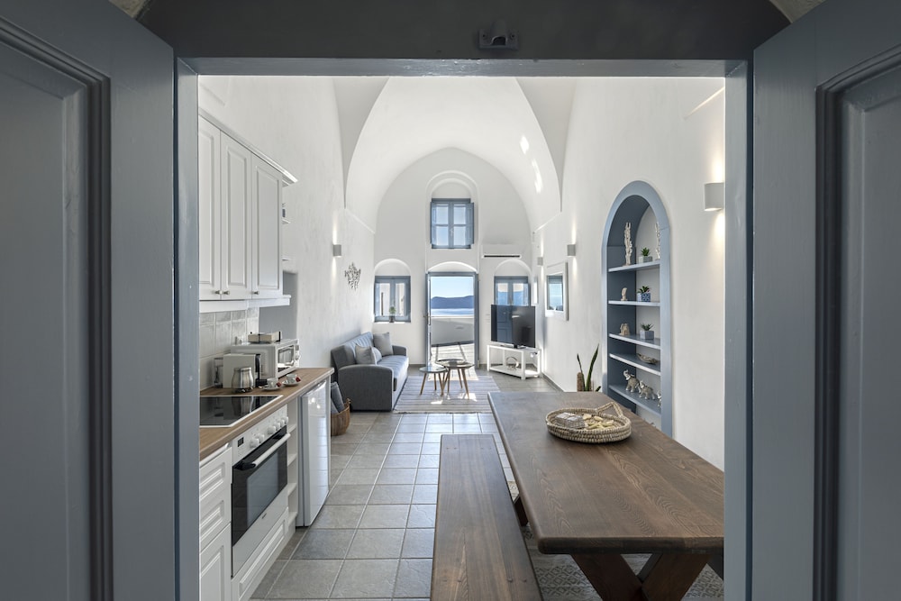 Two-Bedroom House with Caldera View - Photo 10
