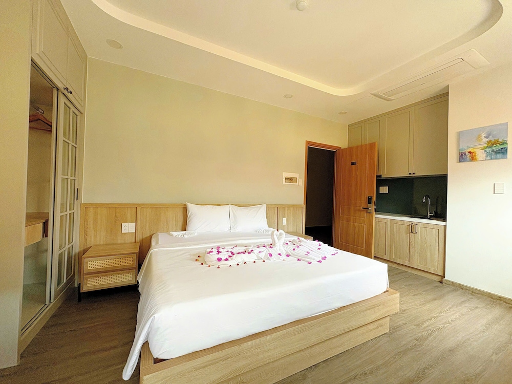 Deluxe Double Room, City View