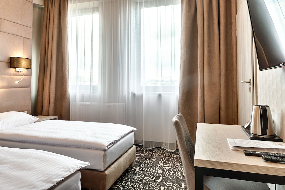 Standard Double or Twin Room - Photo 5