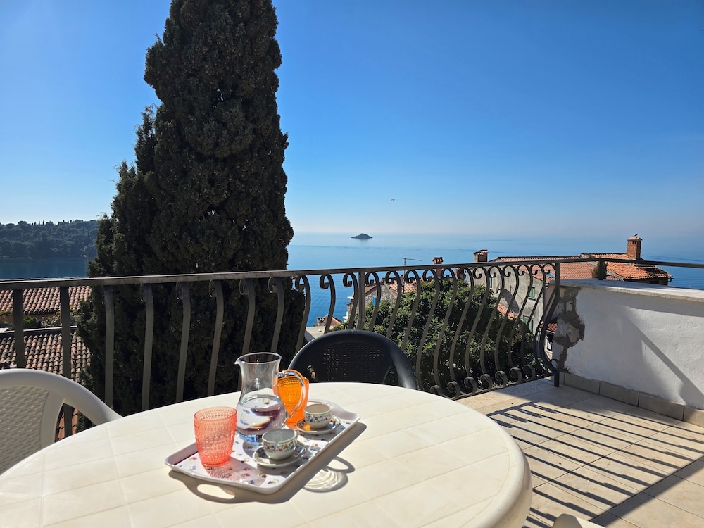 Panoramic Apartment, Sea View