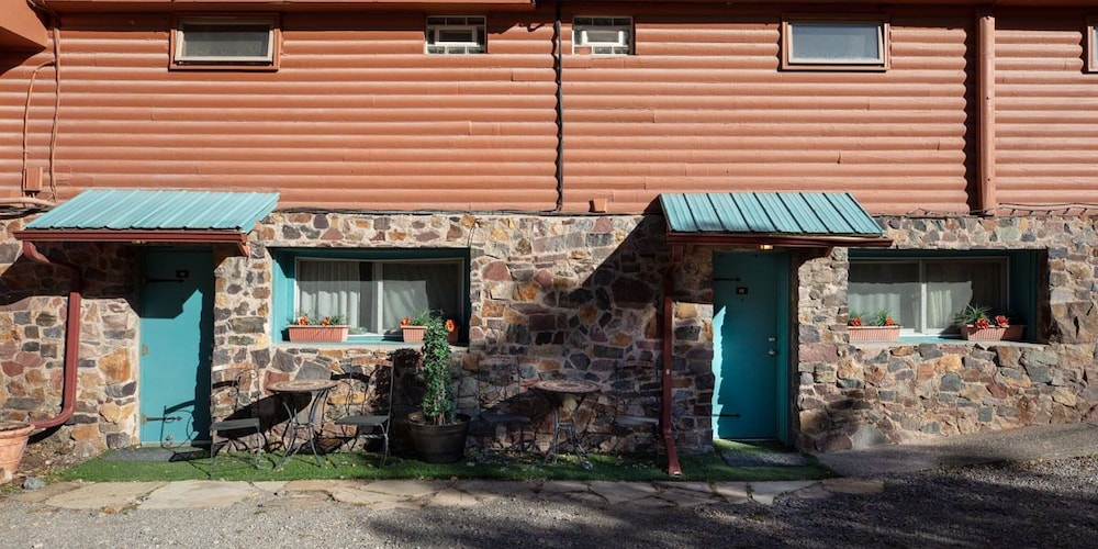 Double Room, 2 Queen Beds, Mountain View photo 3