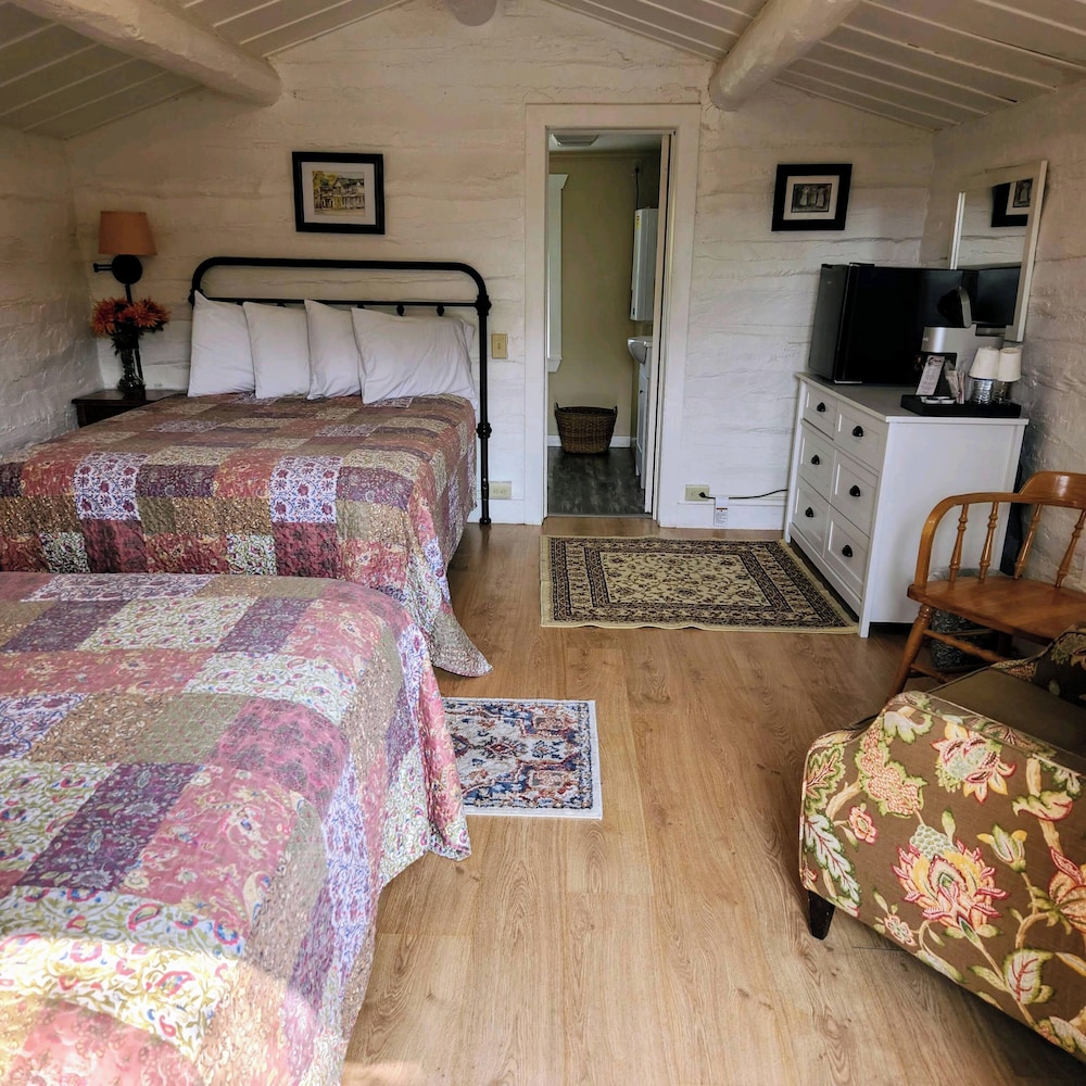 Standard Cabin, 2 Double Beds photo 1