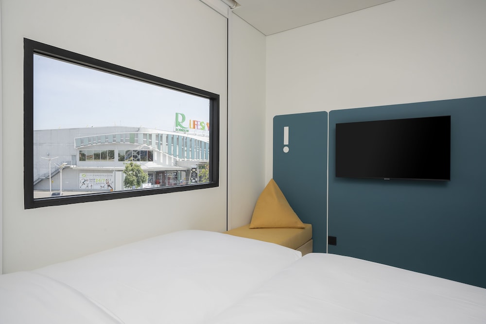 Standard Twin Room - Photo 7