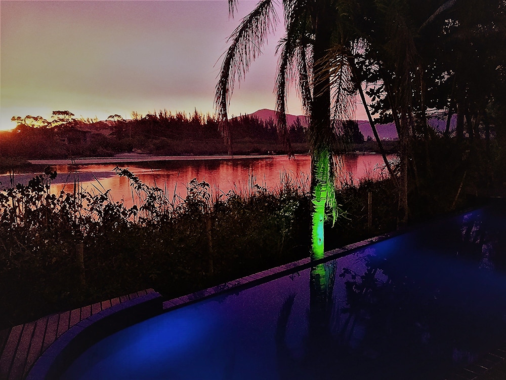 Deluxe Suite, Pool View photo 1