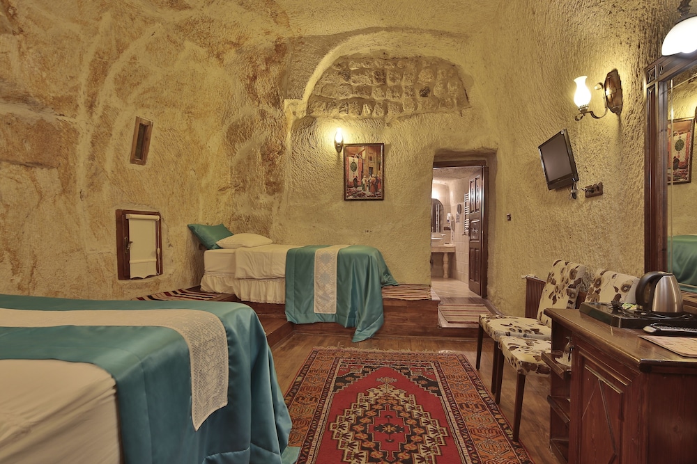 Deluxe Room - Photo 11