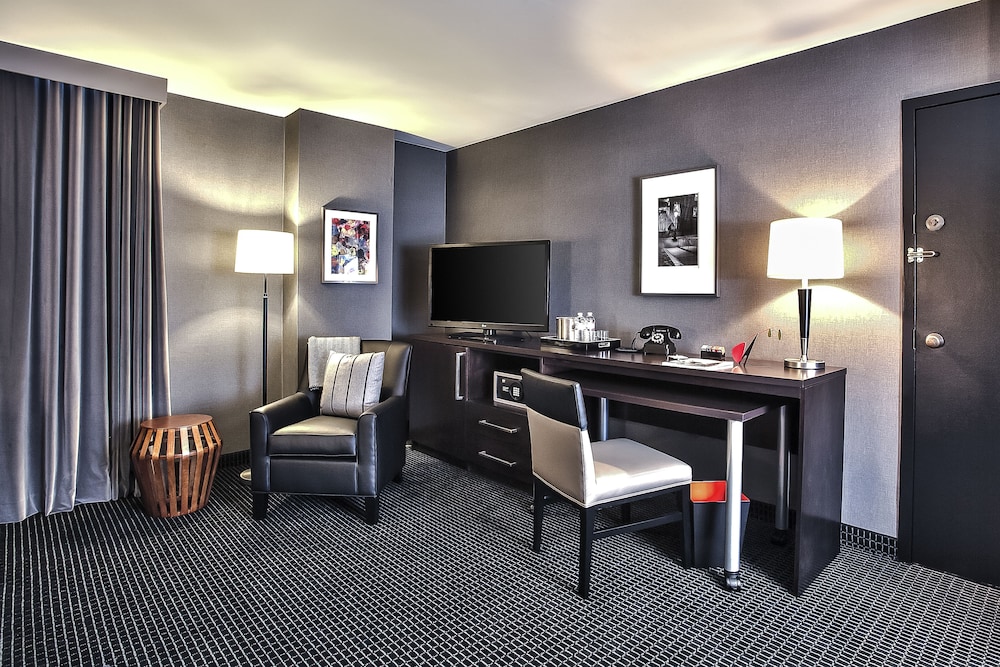 Superior Suite, 1 Bedroom - Photo 9