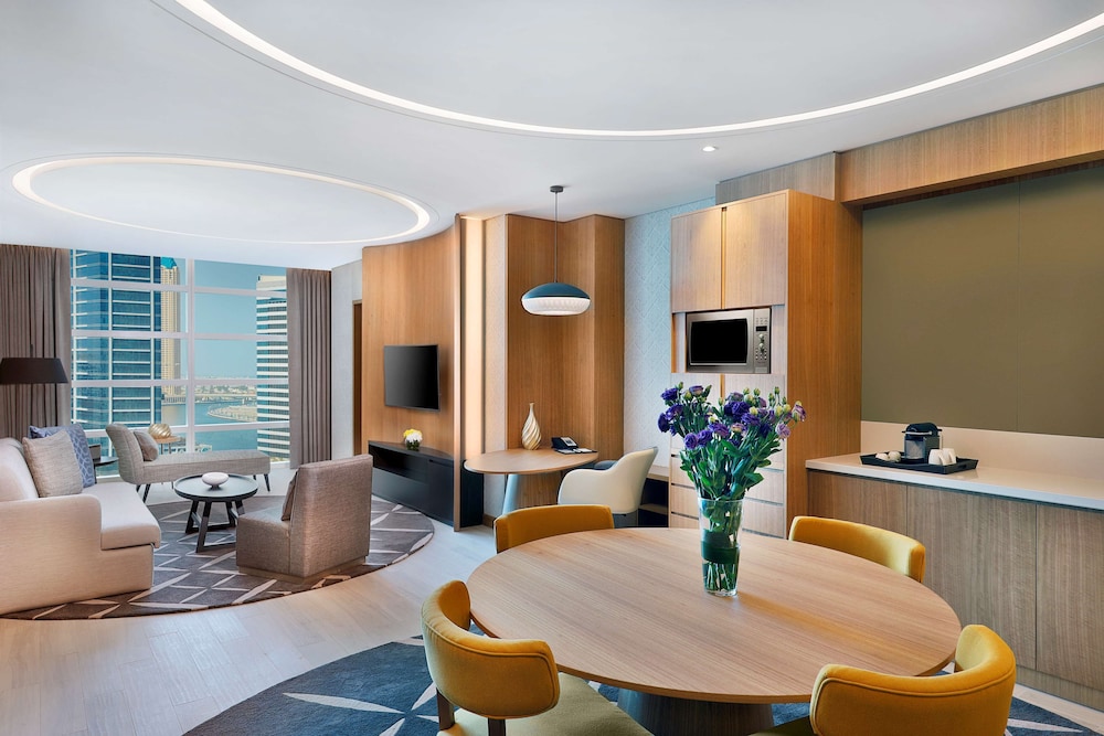 BAY SQUARE SUITE thumbnail 5