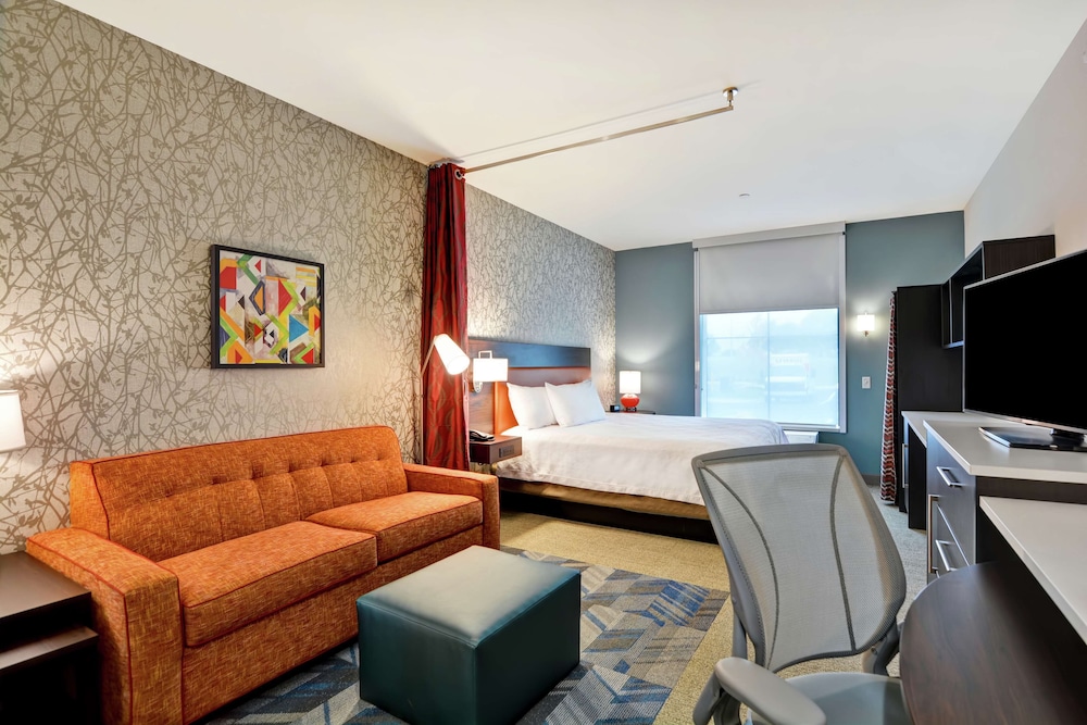 Studio, 1 King Bed, Accessible, Bathtub photo 1