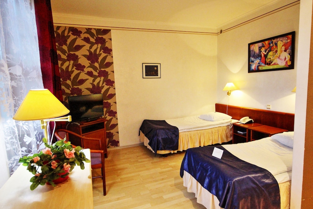 Double or Twin Room - Photo 3