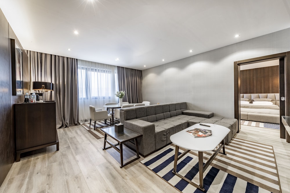 Executive Suite, 1 King Bed, Non Smoking