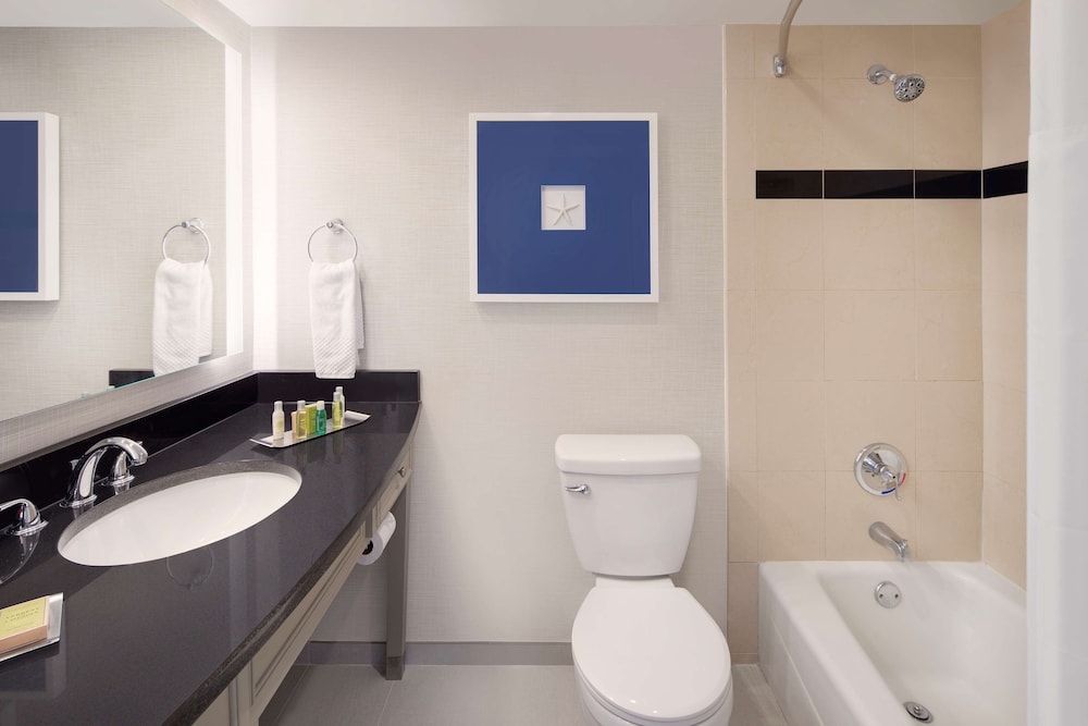 Room, 2 Queen Beds, Non Smoking (Extras Upgrade)