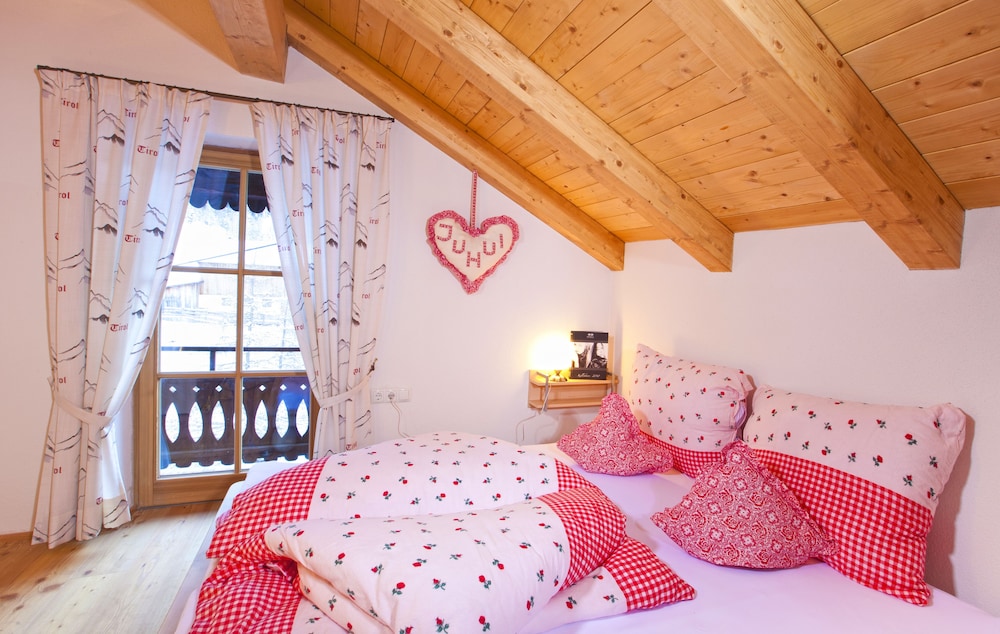 Romantic Chalet photo 2
