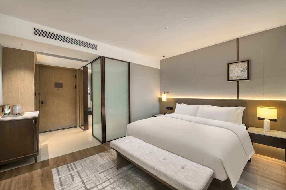 Room, 1 King Bed with Sofa bed, Non Smoking (Supreme, Hot Spring Pool) photo 2