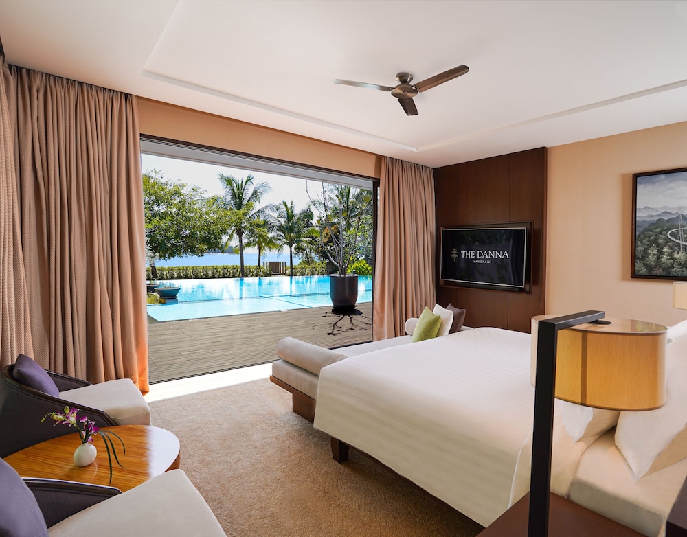 Empress Beach Villa with Private Pool