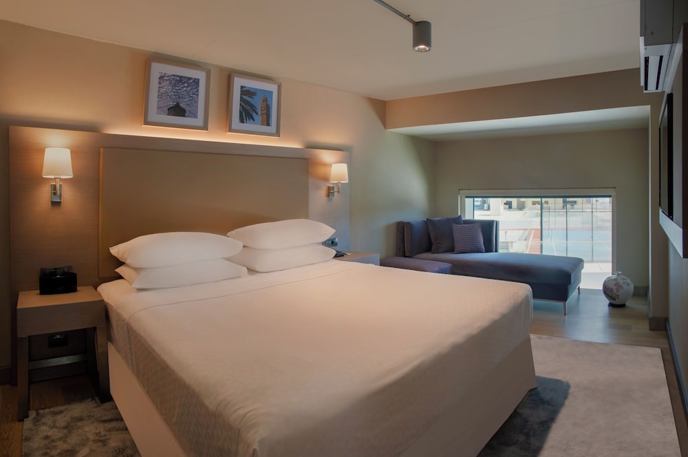 Loft, 2 Bedrooms, City View, Corner