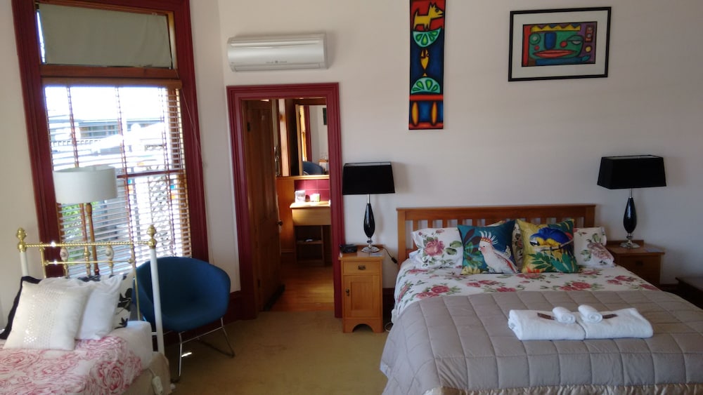 Gordon Room photo 3