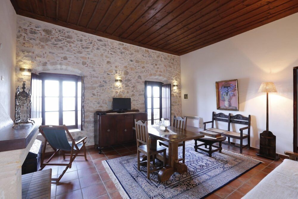 Apartment, 2 Bedrooms, Fireplace