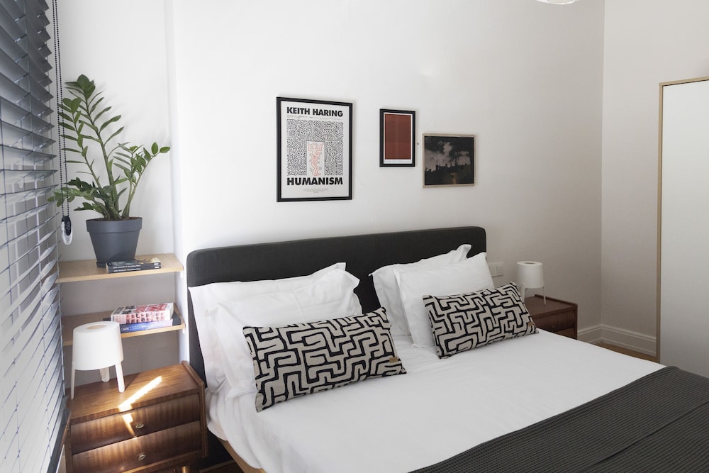 Standard Apartment, 1 Queen Bed with Sofa bed, Private Bathroom photo 1