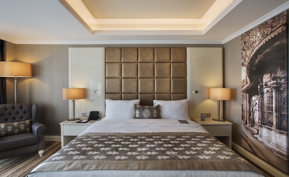 Deluxe Room with Prince's Islands View photo 2