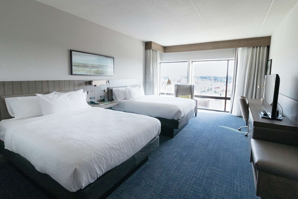 Deluxe Room, 2 Queen Beds, Accessible, Bathtub photo 2