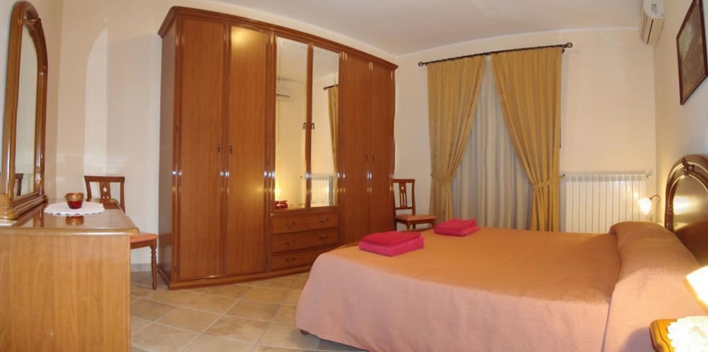 Family Apartment, 2 Bedrooms, Kitchen, Ground Floor photo 1