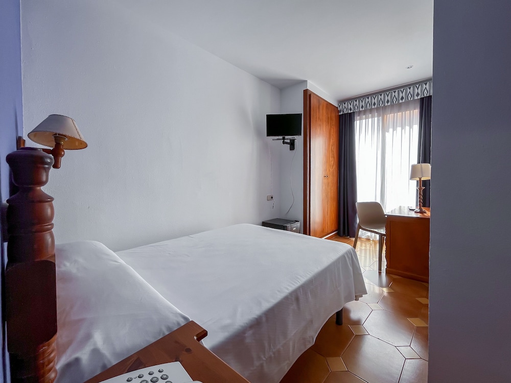 Basic Economy Double Room - Photo 5