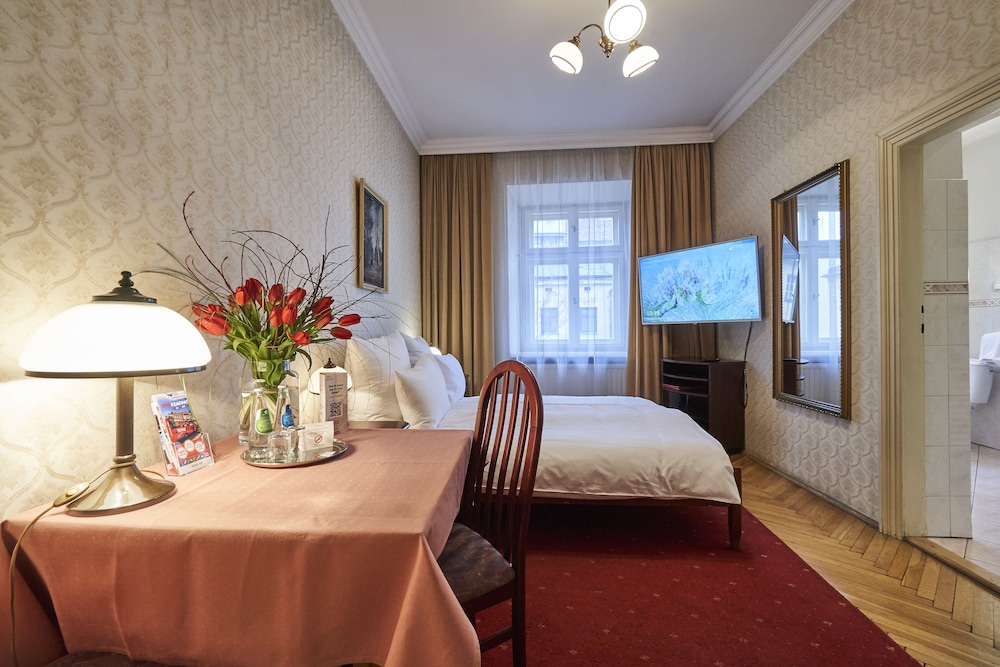Basic Double Room