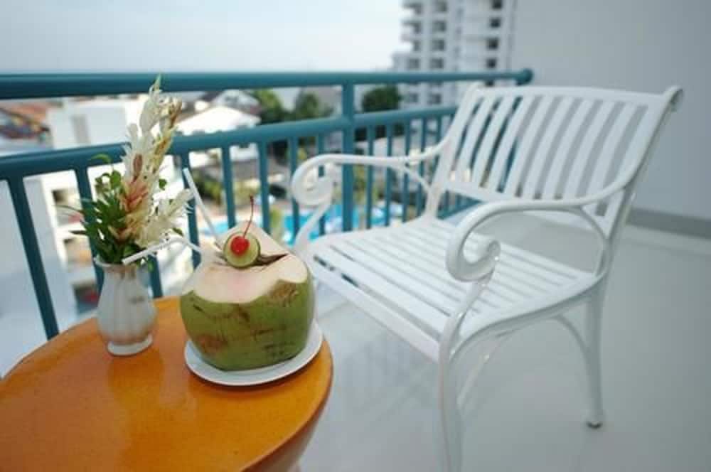 Suite - Photo 3
