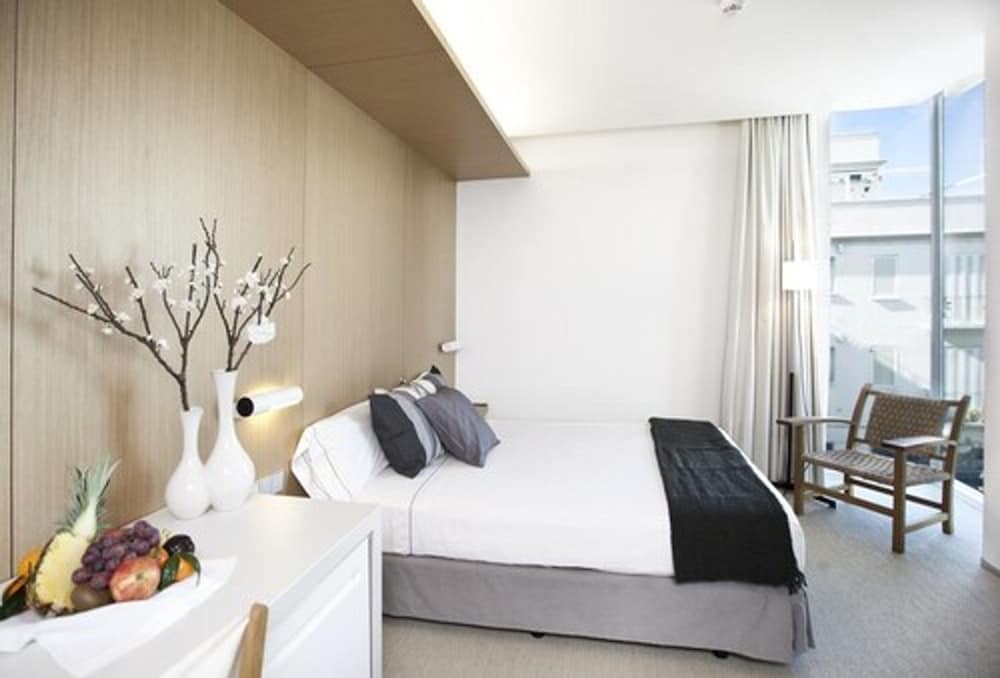 Classic Double Room: 1 and 2 adults - Photo 1