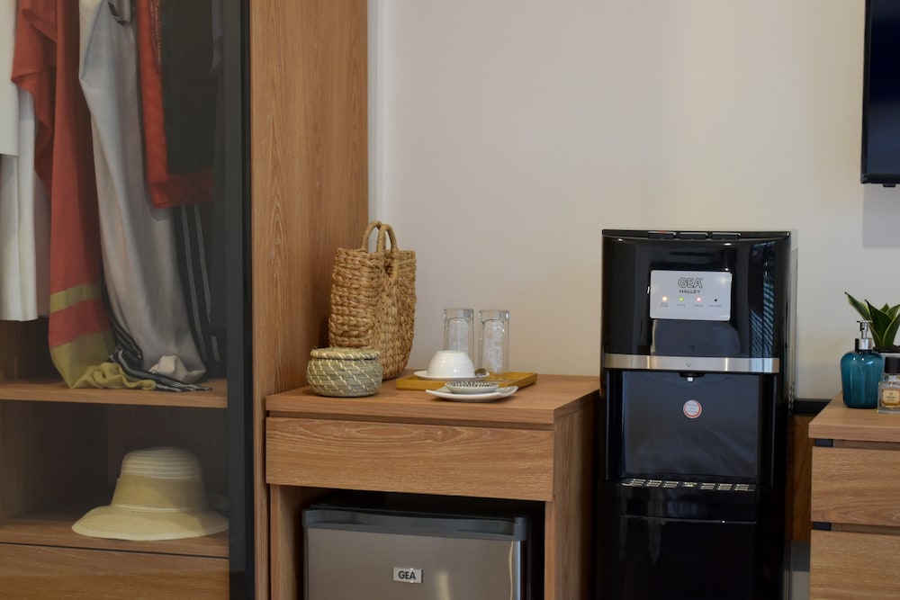 Deluxe Queen Room - Photo 7