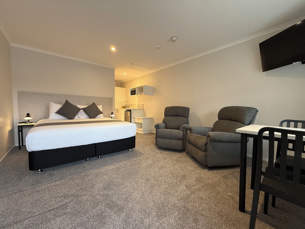 Deluxe Studio Suite, 1 Queen Bed, Spa