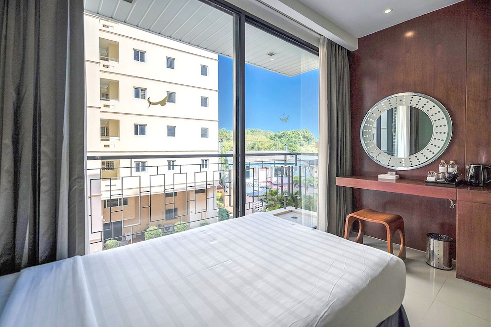 Deluxe Room (Deluxe Wing)