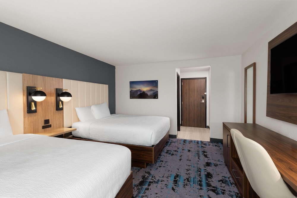 Room, 2 Double Beds, Non Smoking - Photo 2