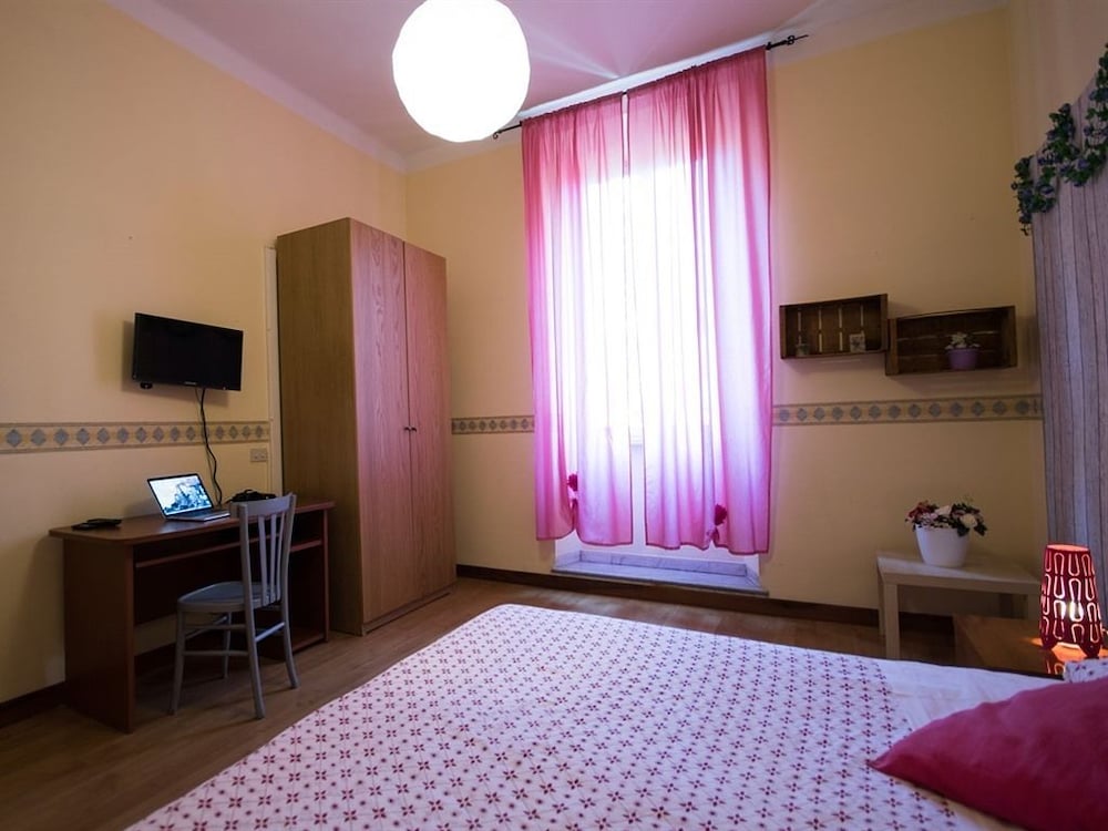 Triple Room, Shared Bathroom photo 3