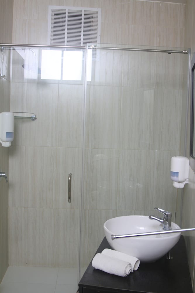 Standard Quadruple Room, 2 Double Beds, Private Bathroom photo 2
