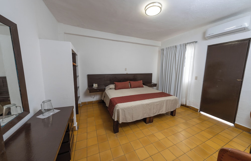 Superior Double Room, Balcony, City View And  Air-Conditioning photo 3
